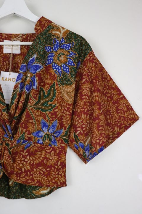 batik-twisted-front-mandarin-top-redearth-15