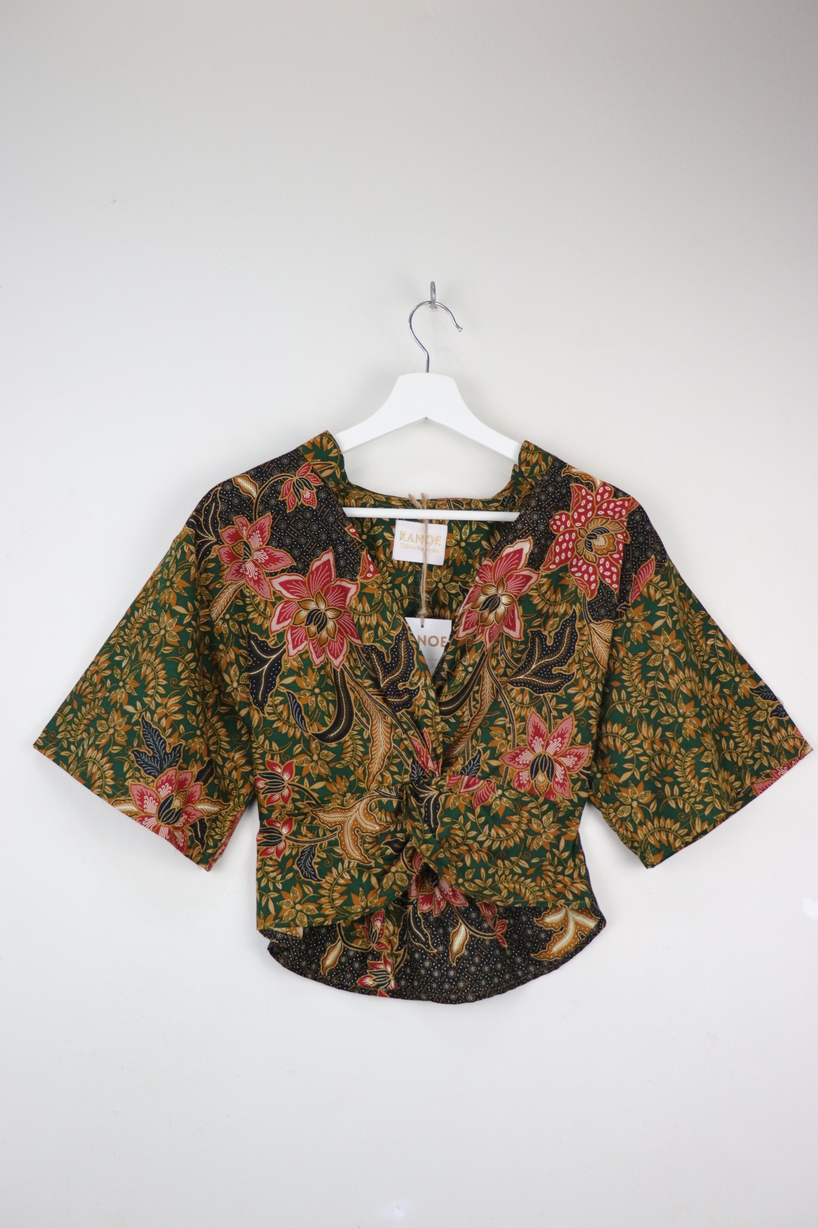 Twisted Front Mandarin Top - Aventurina