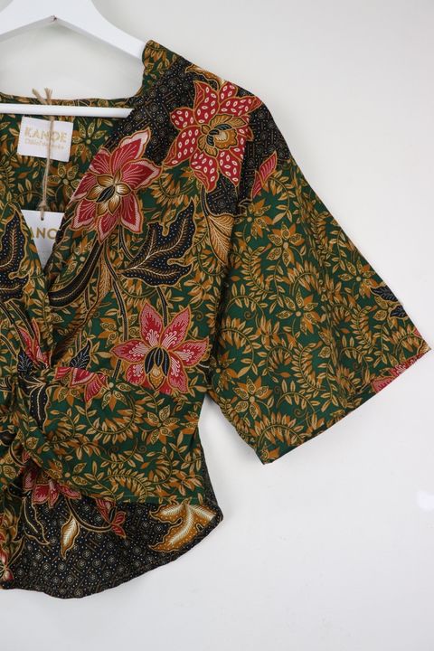 batik-twisted-front-mandarin-top-redearth-3