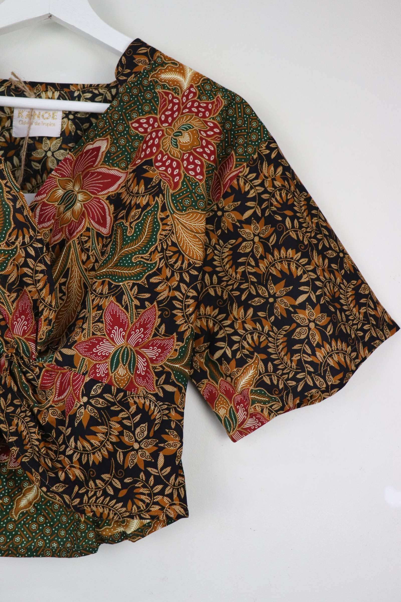Twisted Front Mandarin Top - Garneta