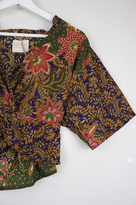 batik-twisted-front-mandarin-top-redearth-11