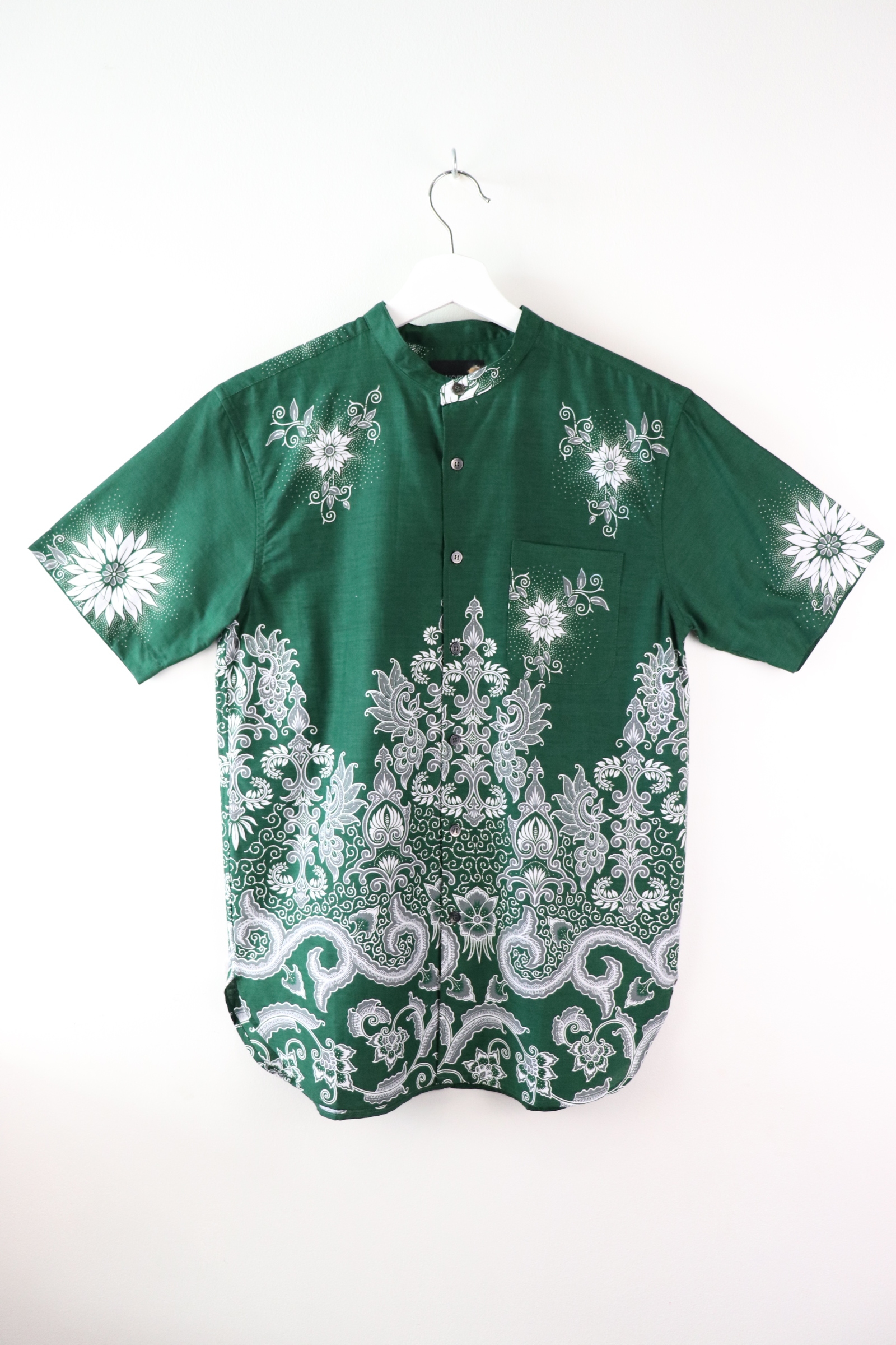 KANOEMEN Stand Collar Batik Shirt - Grenade (S)