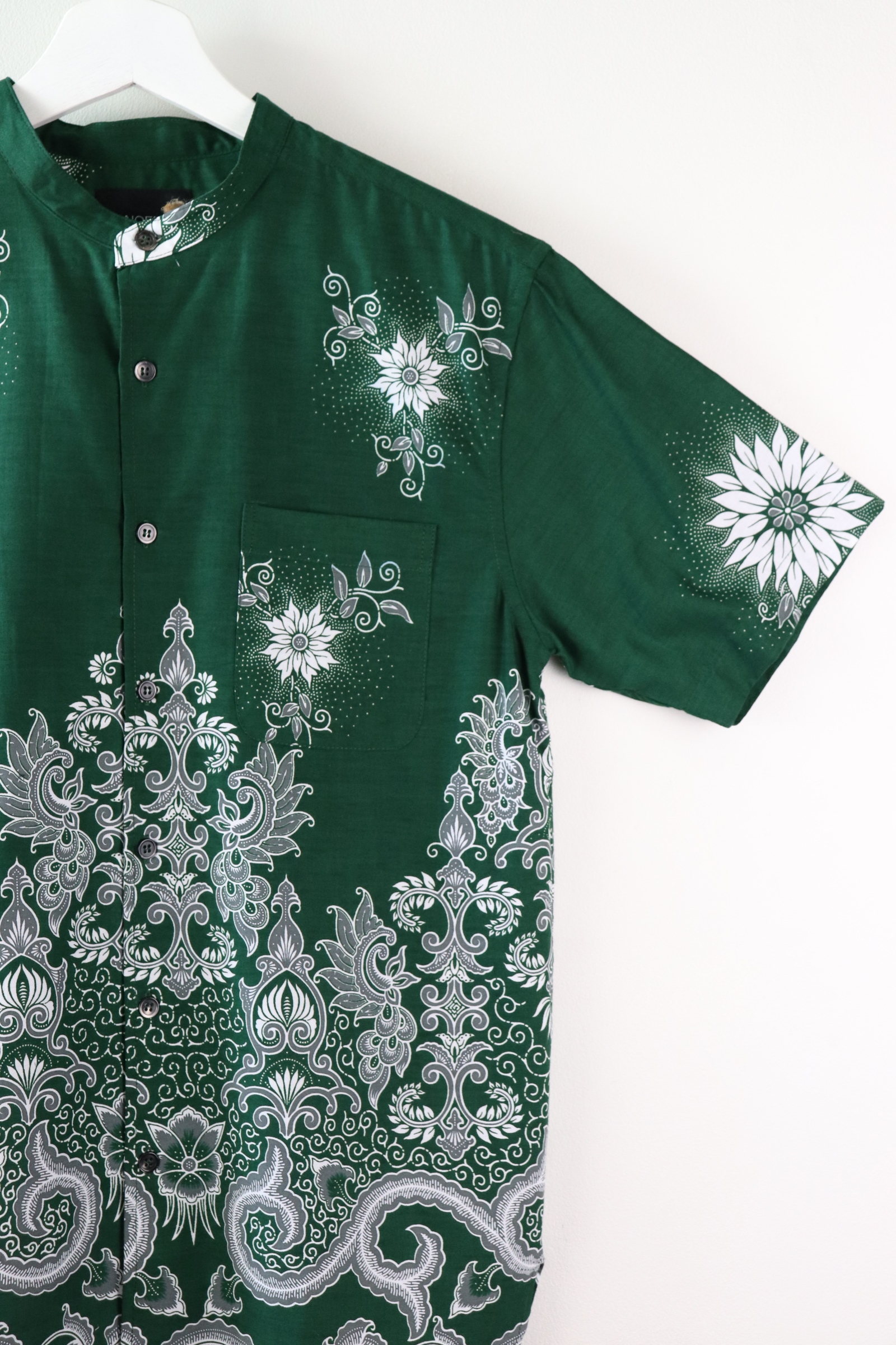 KANOEMEN Stand Collar Batik Shirt - Grenade (S)