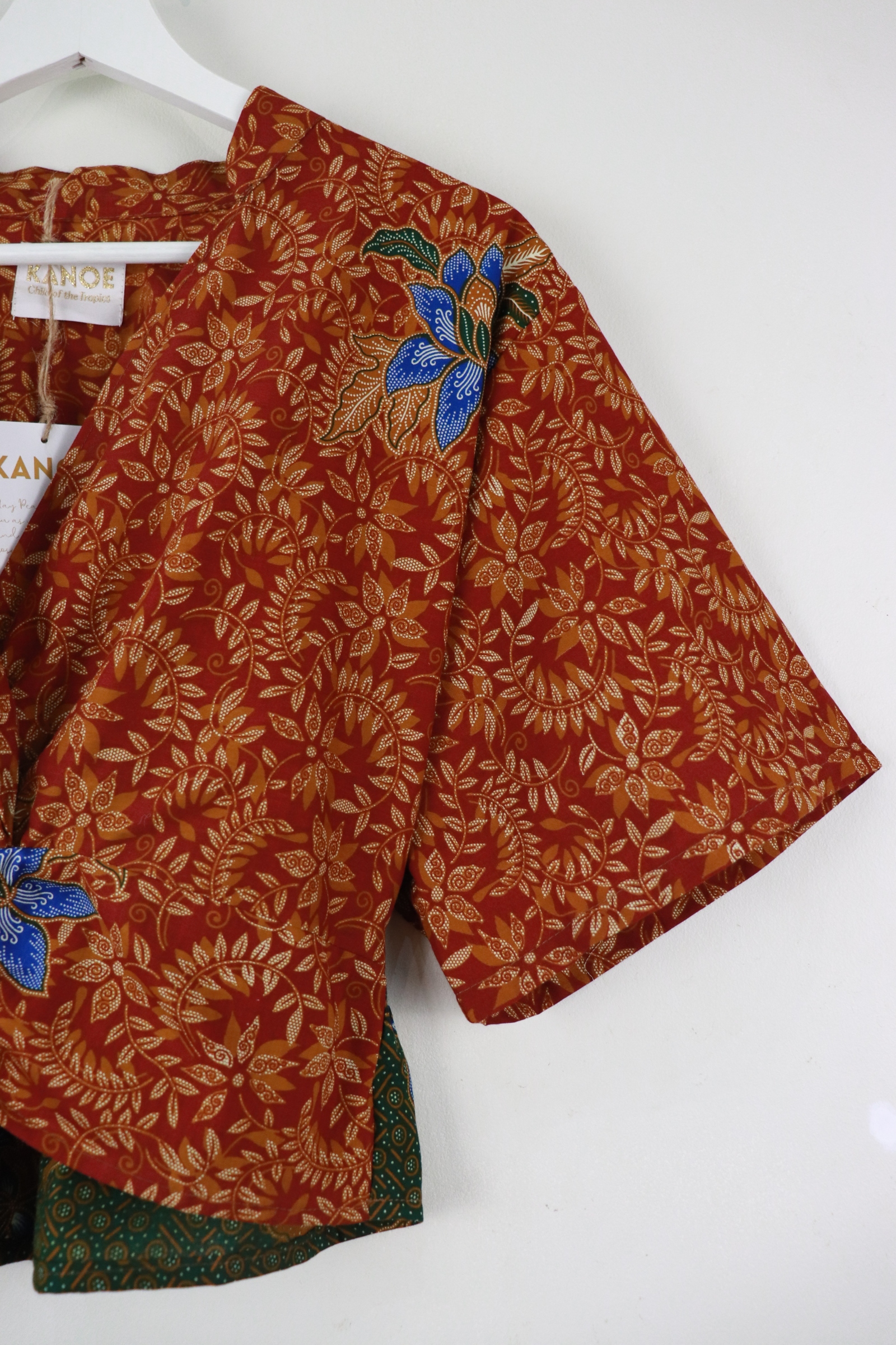 Twisted Front Mandarin Top - Tropical Mars