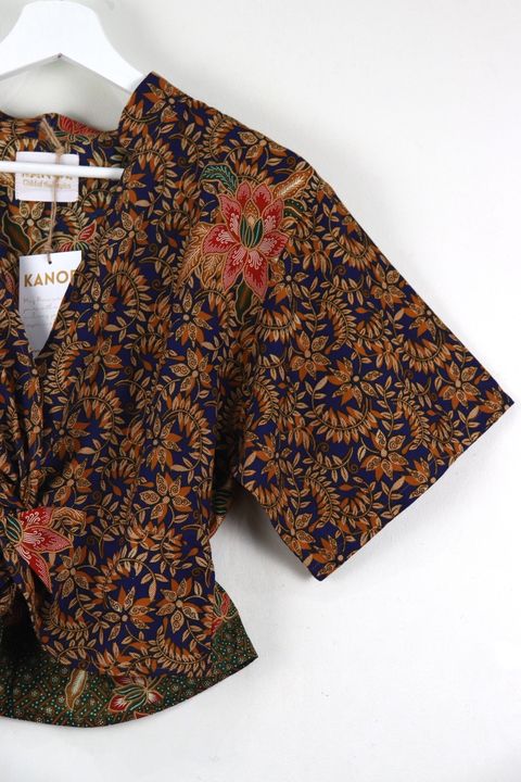 twisted-front-top-13