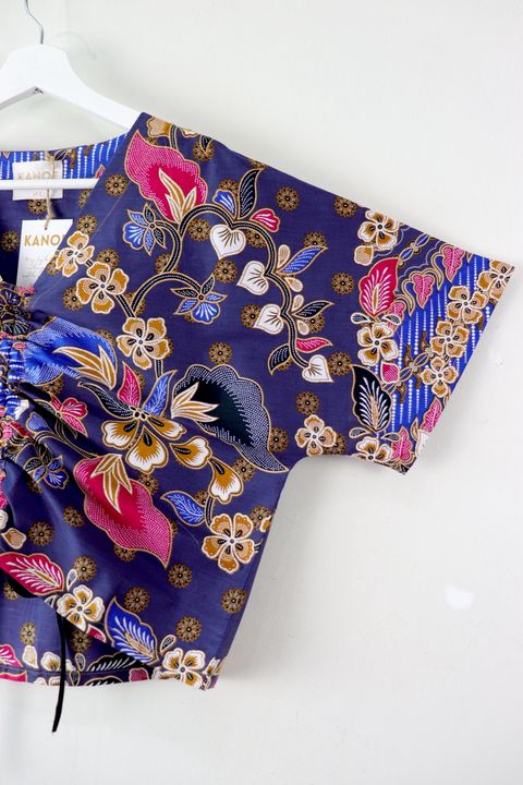 M-L-front-ruched-drawsting-batik-top2