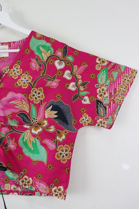 M-L-front-ruched-drawsting-batik-top40