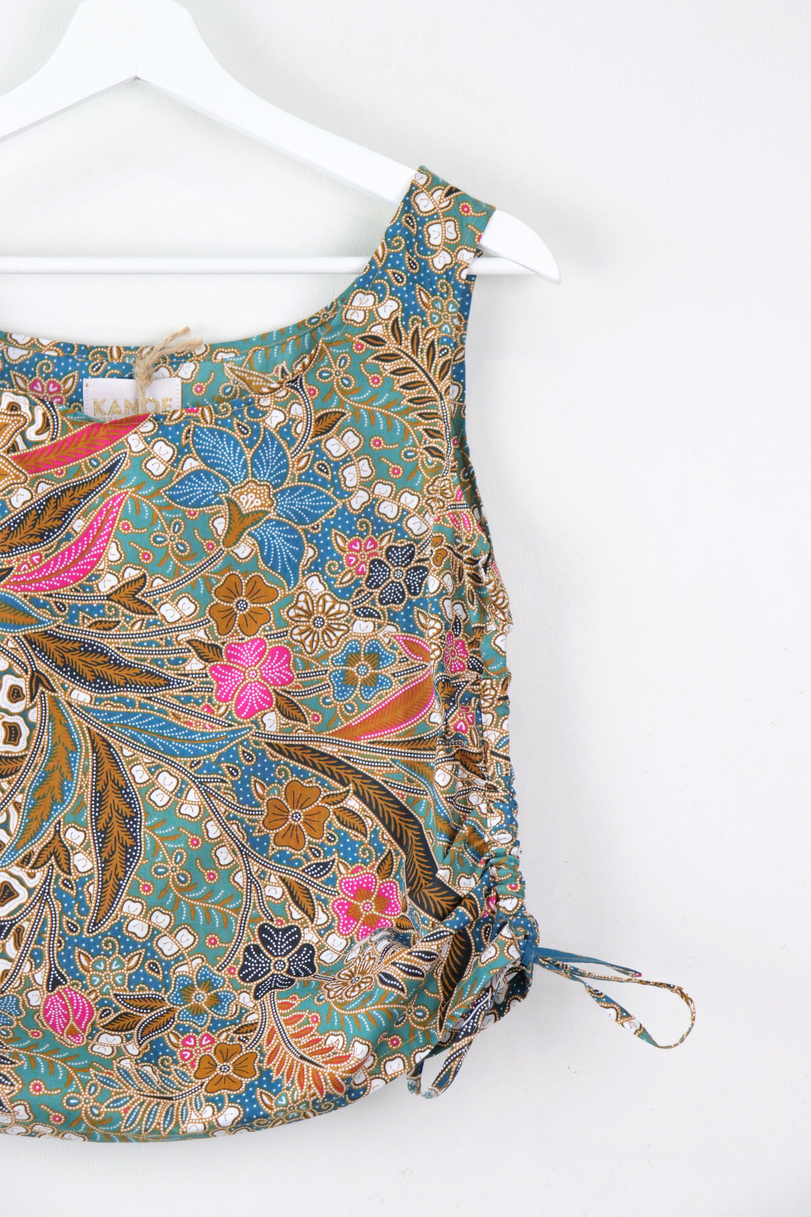 Side Ruched Drawstring Batik Top - Frangipani Pebbles ( S - M )