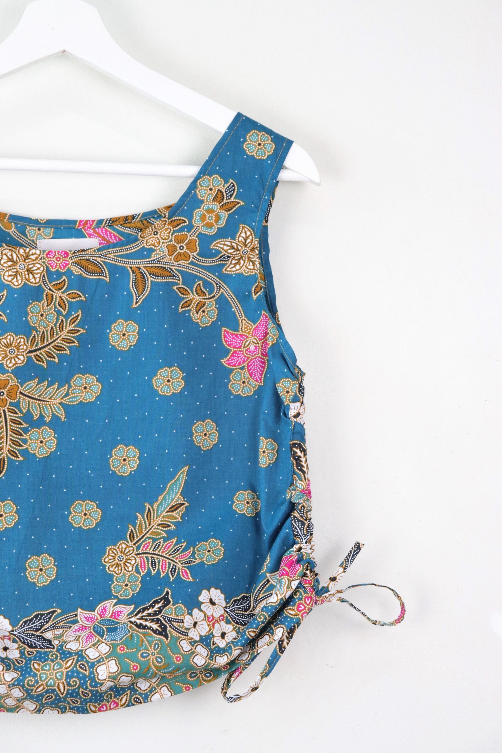 Side Ruched Drawstring Batik Top - Flower Shower ( S - M )