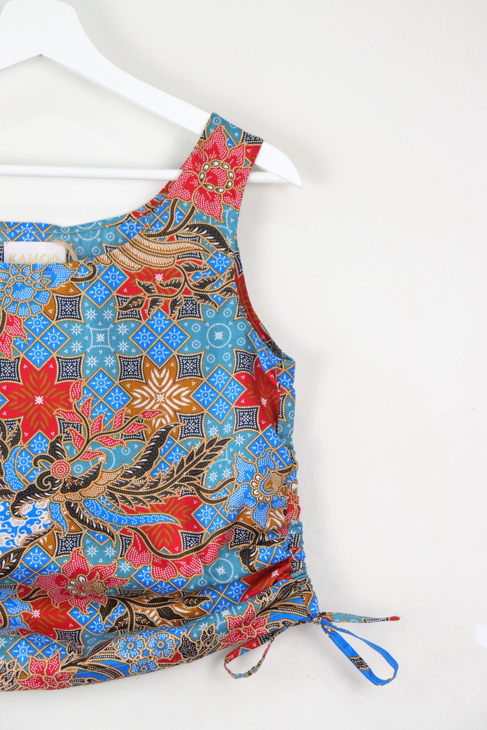 Side Ruched Drawstring Batik Top - Weekend Getaway ( S - M )