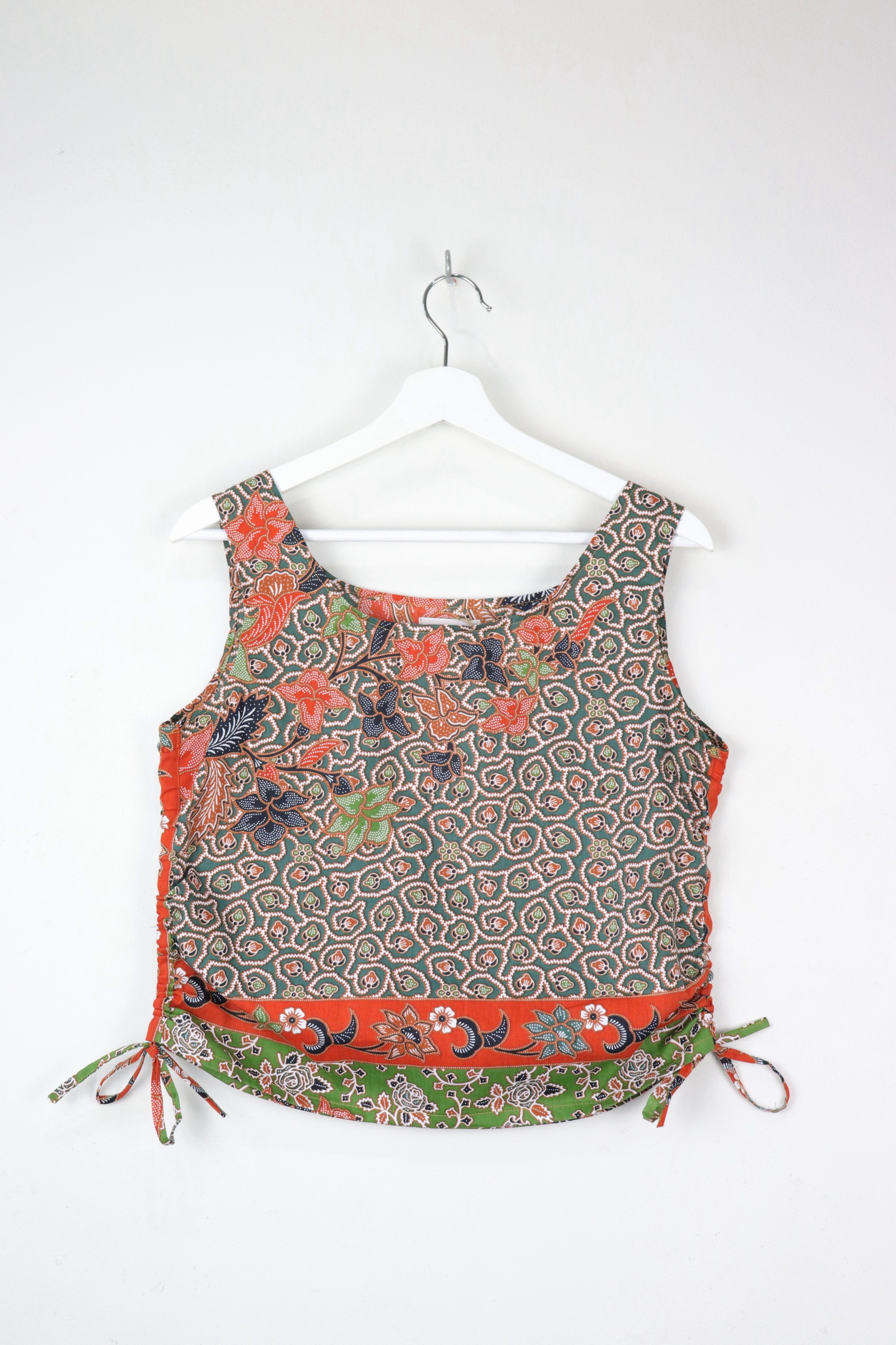 Side Ruched Drawstring Batik Top - Ivy Trellis  ( S - M )