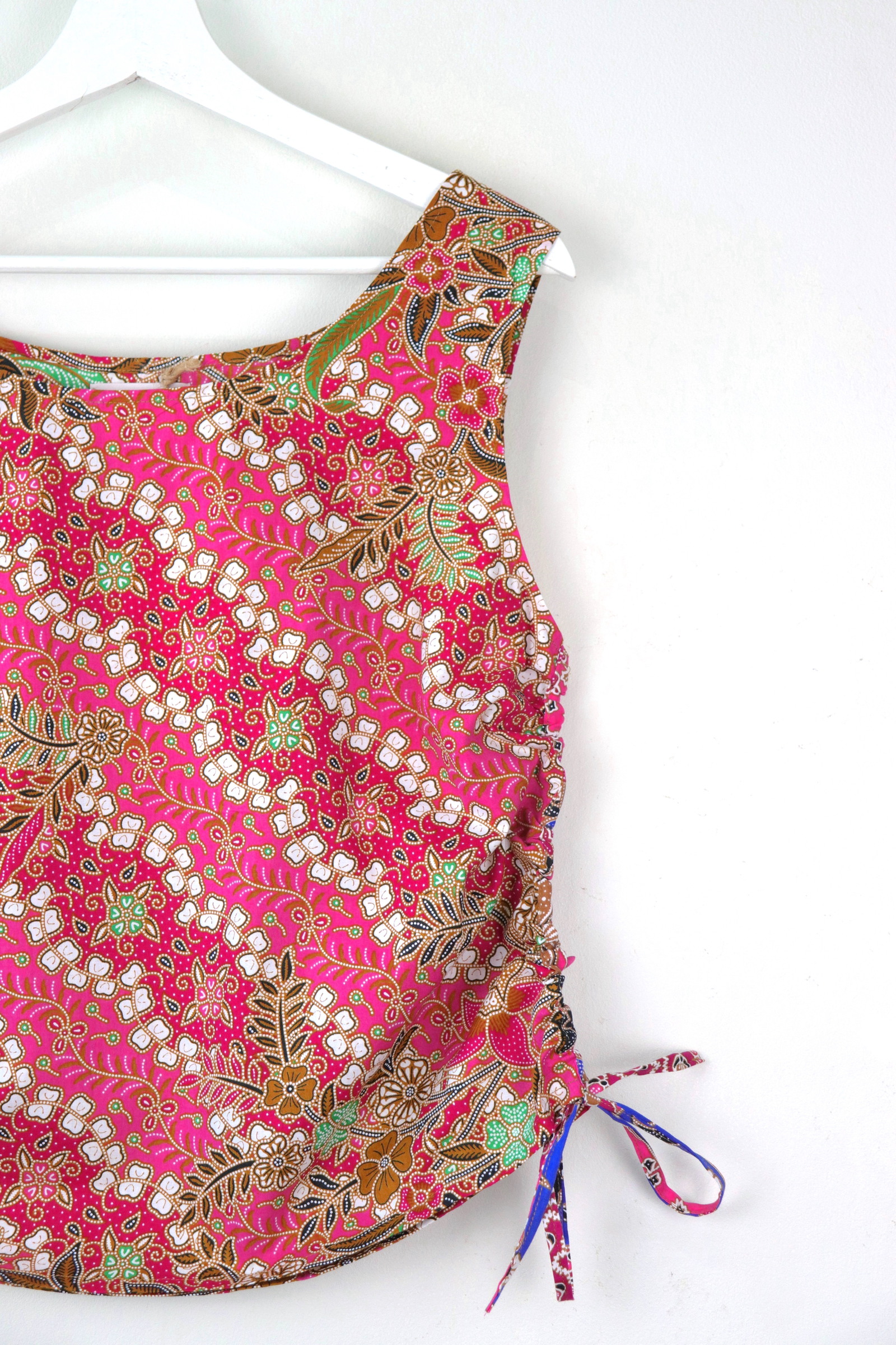 Side Ruched Drawstring Batik Top - Pink Colada ( M - L  )