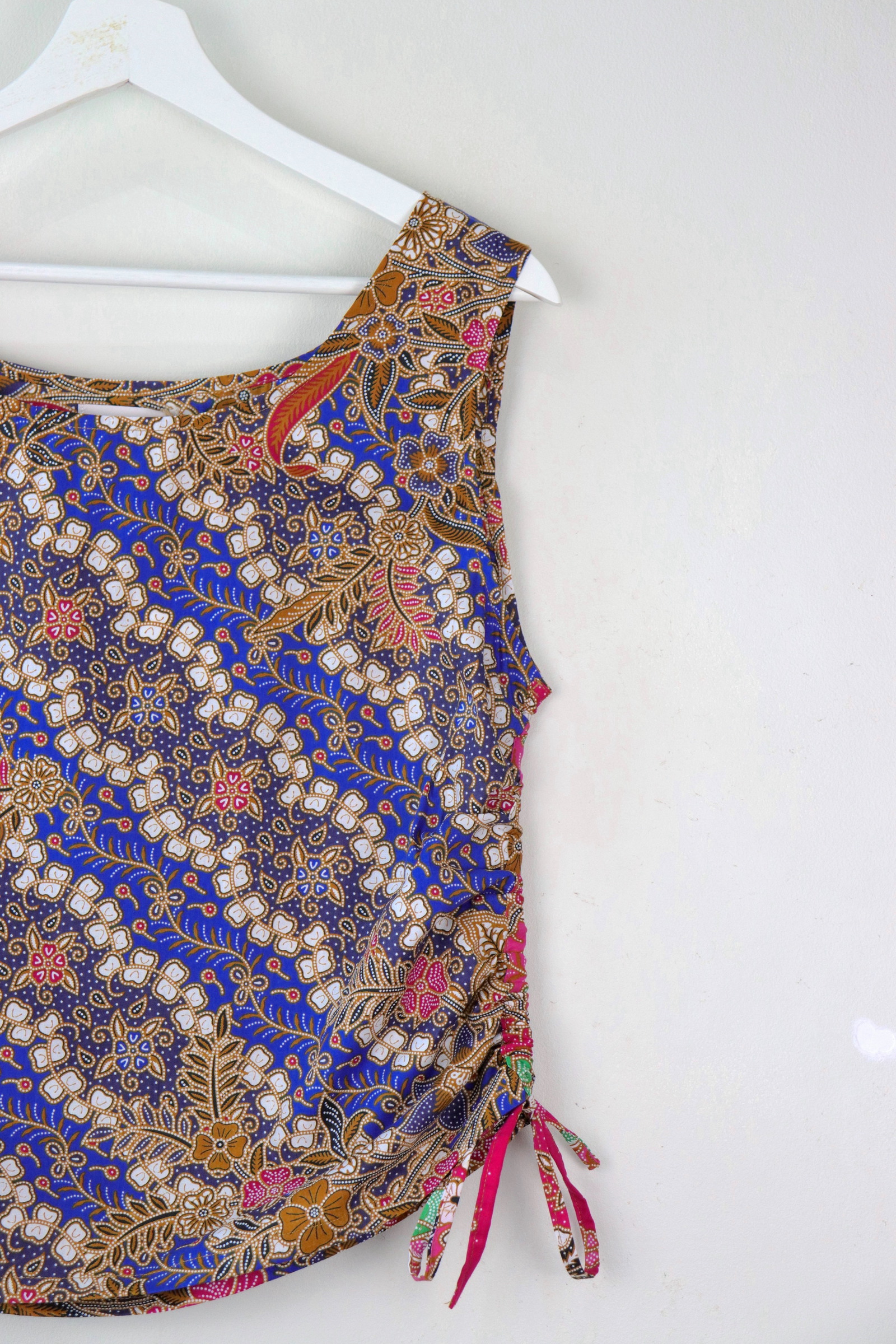 Side Ruched Drawstring Batik Top - Surfer's Dream ( M - L  )