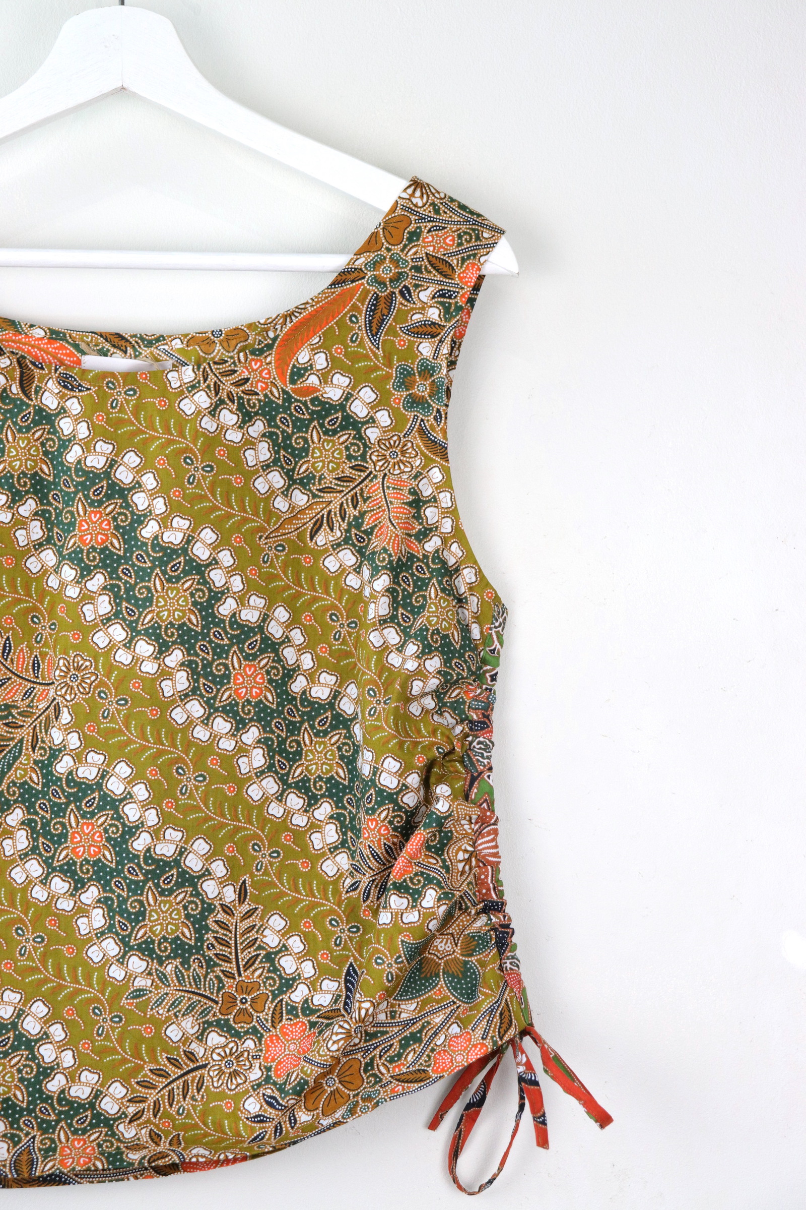 Side Ruched Drawstring Batik Top - Lush Woodlands ( M - L  )