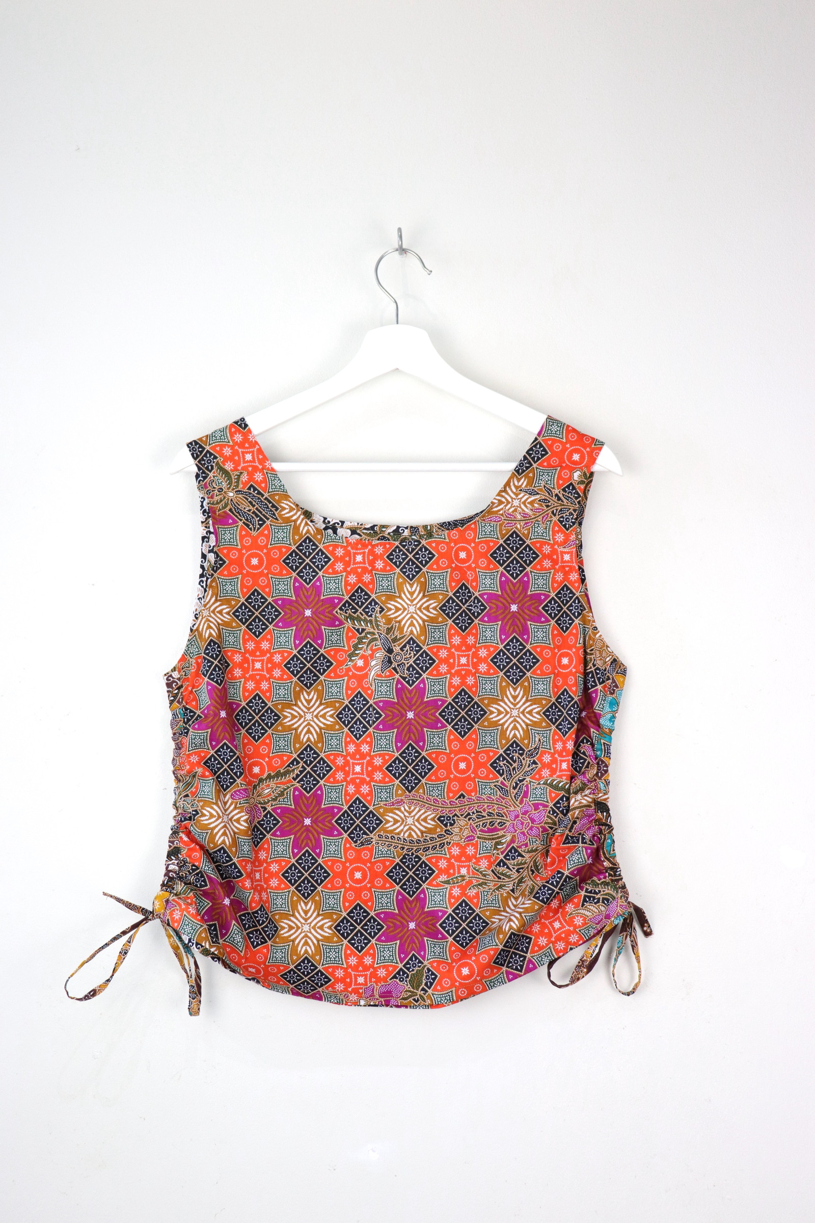 Side Ruched Drawstring Batik Top - Persimmon Paradise ( M - L  )