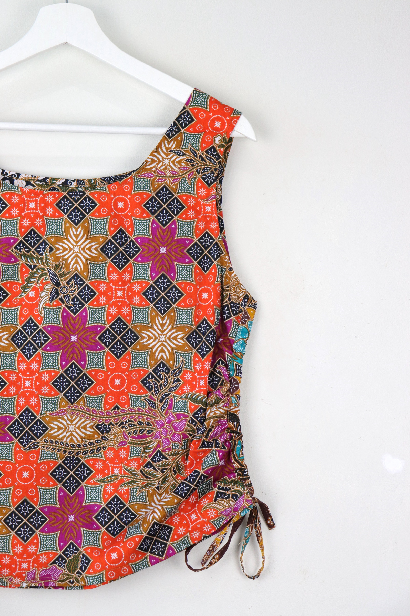 Side Ruched Drawstring Batik Top - Persimmon Paradise ( M - L  )