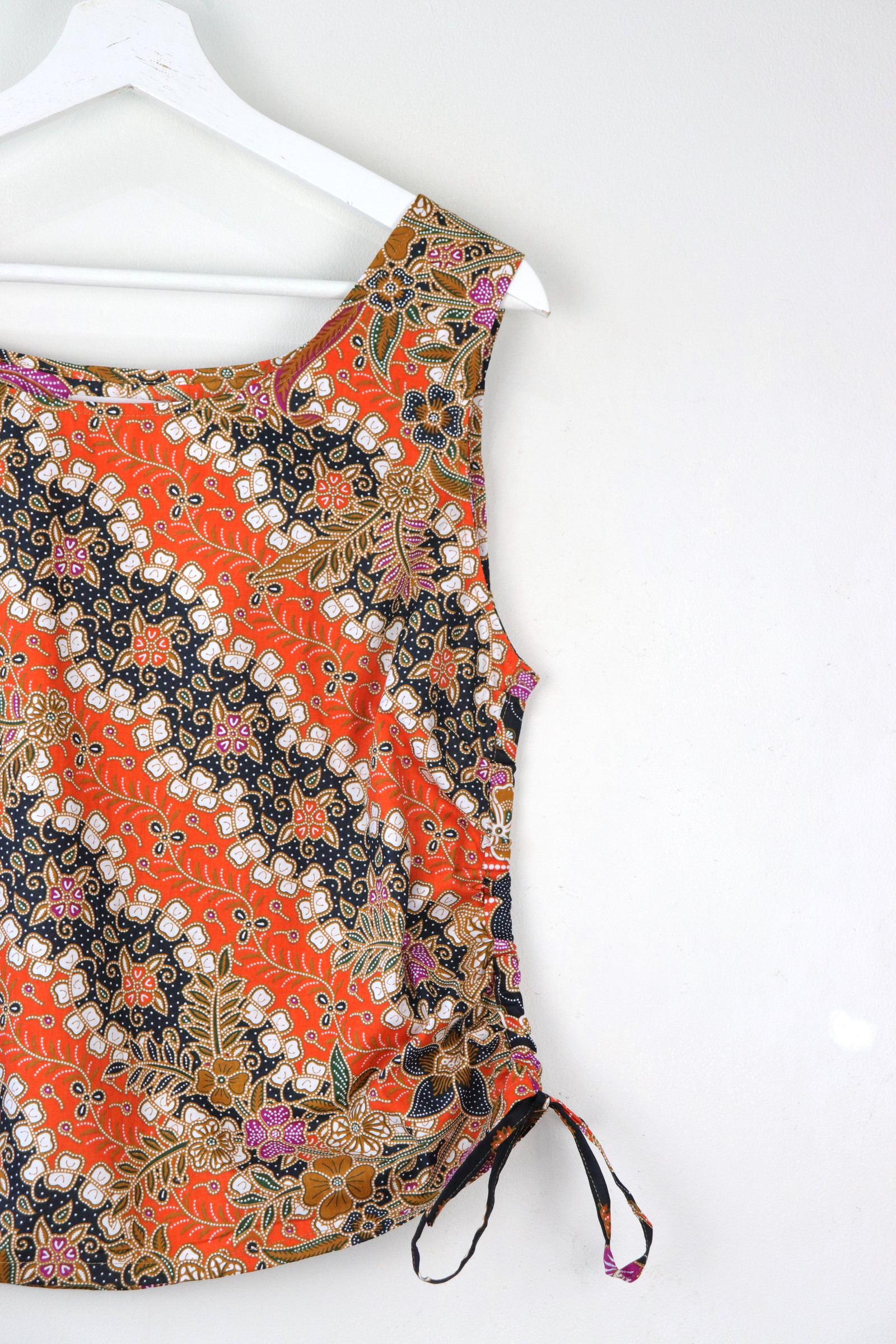 Side Ruched Drawstring Batik Top - Canna Lillies ( M - L  )