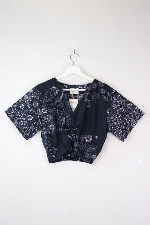twisted-front-batik-top95