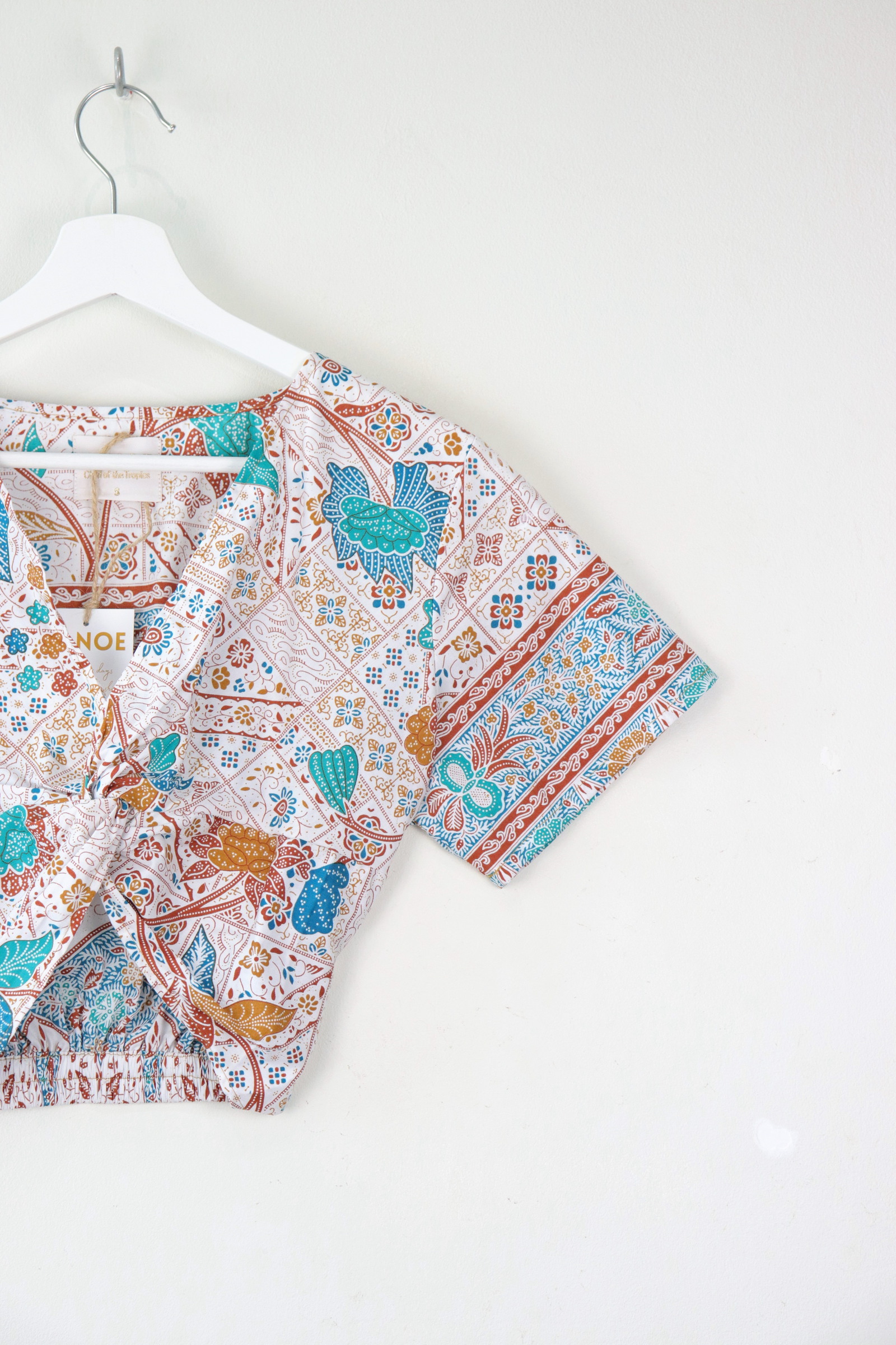 Twisted Front Batik Top - Isle Cairo