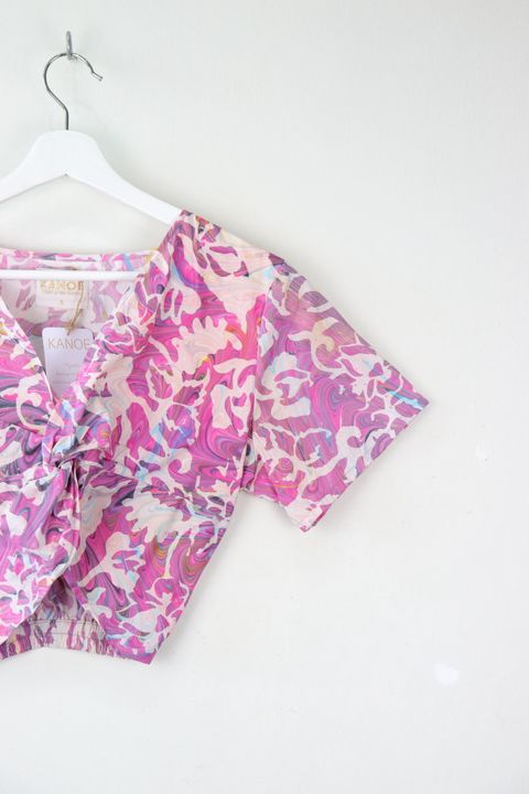 twisted-front-batik-top50