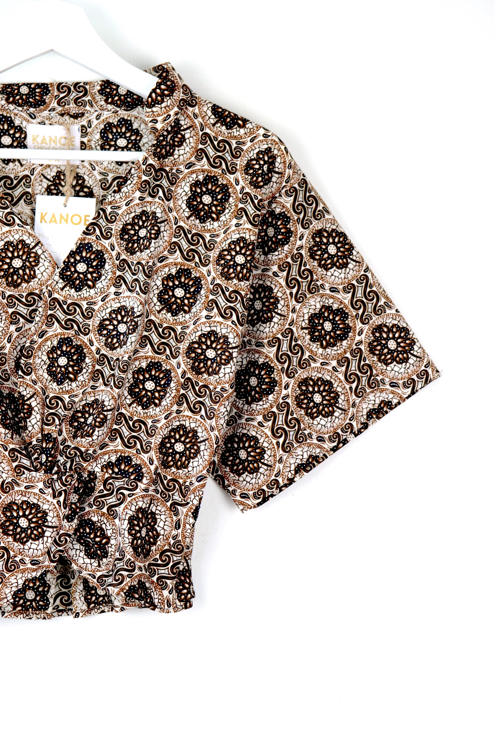 Twisted Front Mandarin Top - Earth Daisy