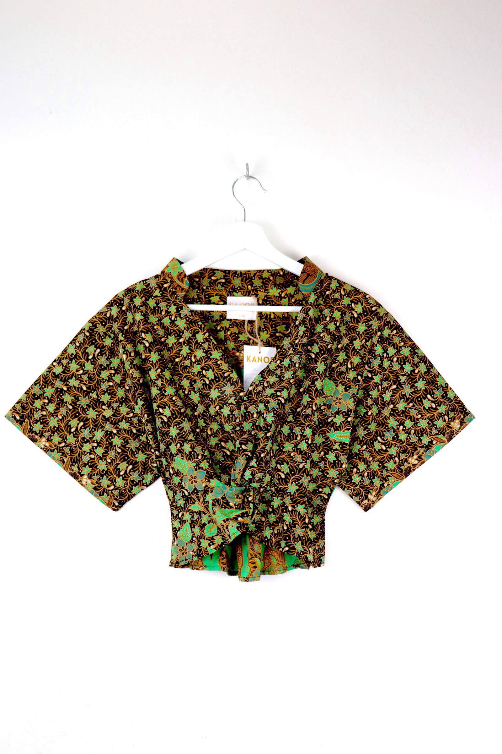 Twisted Front Mandarin Top - Amulets of Green