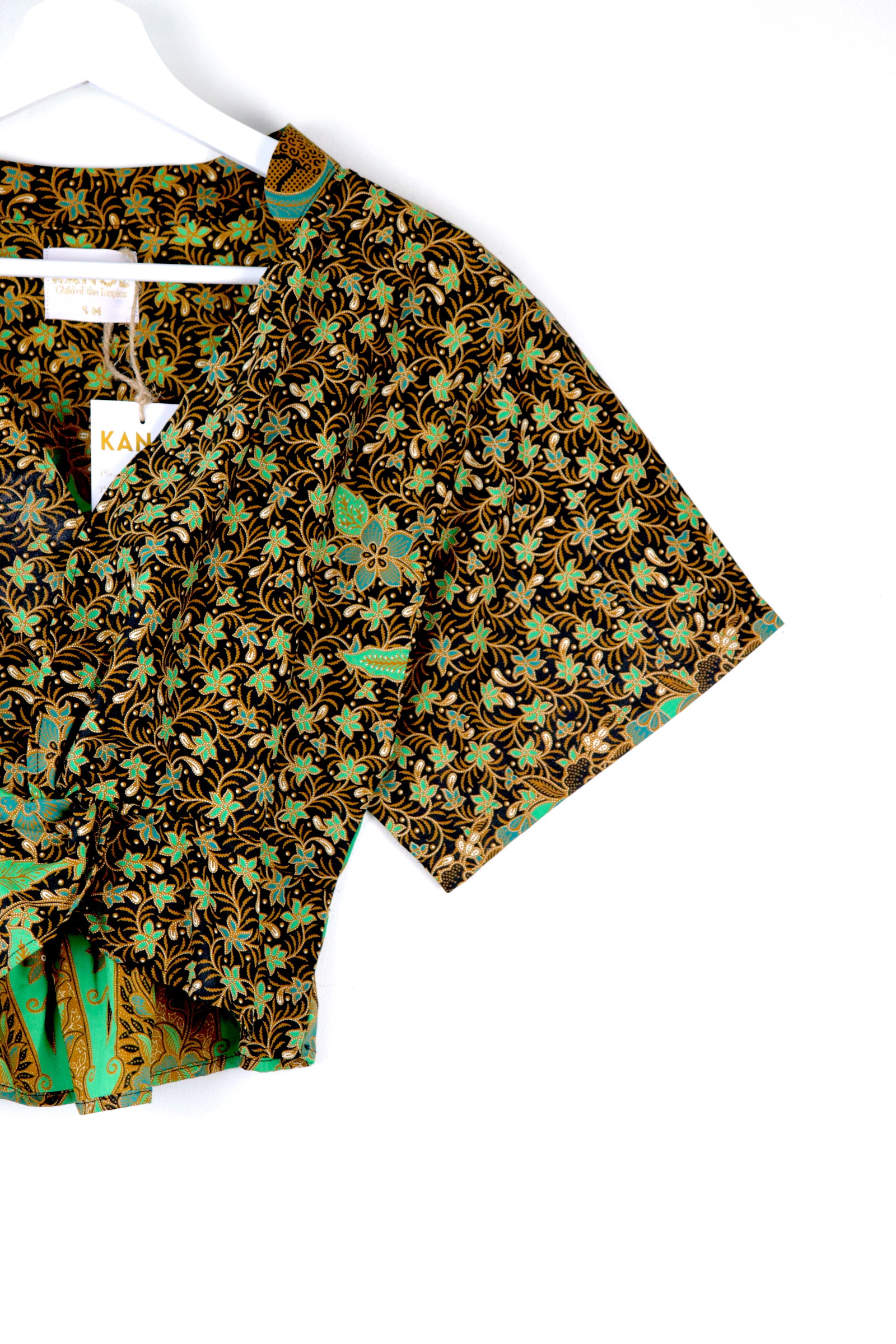 Twisted Front Mandarin Top - Amulets of Green