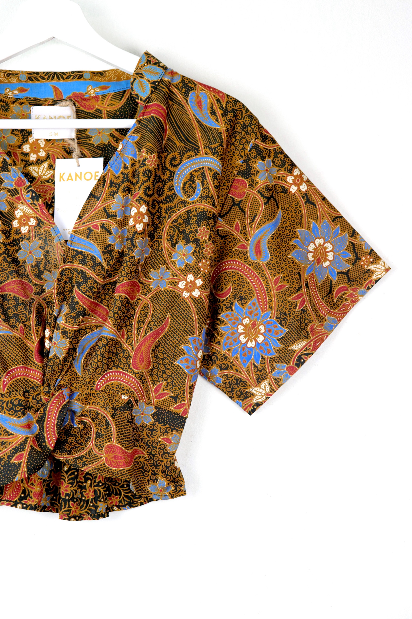Twisted Front Mandarin Top - Wildflower Wonderland