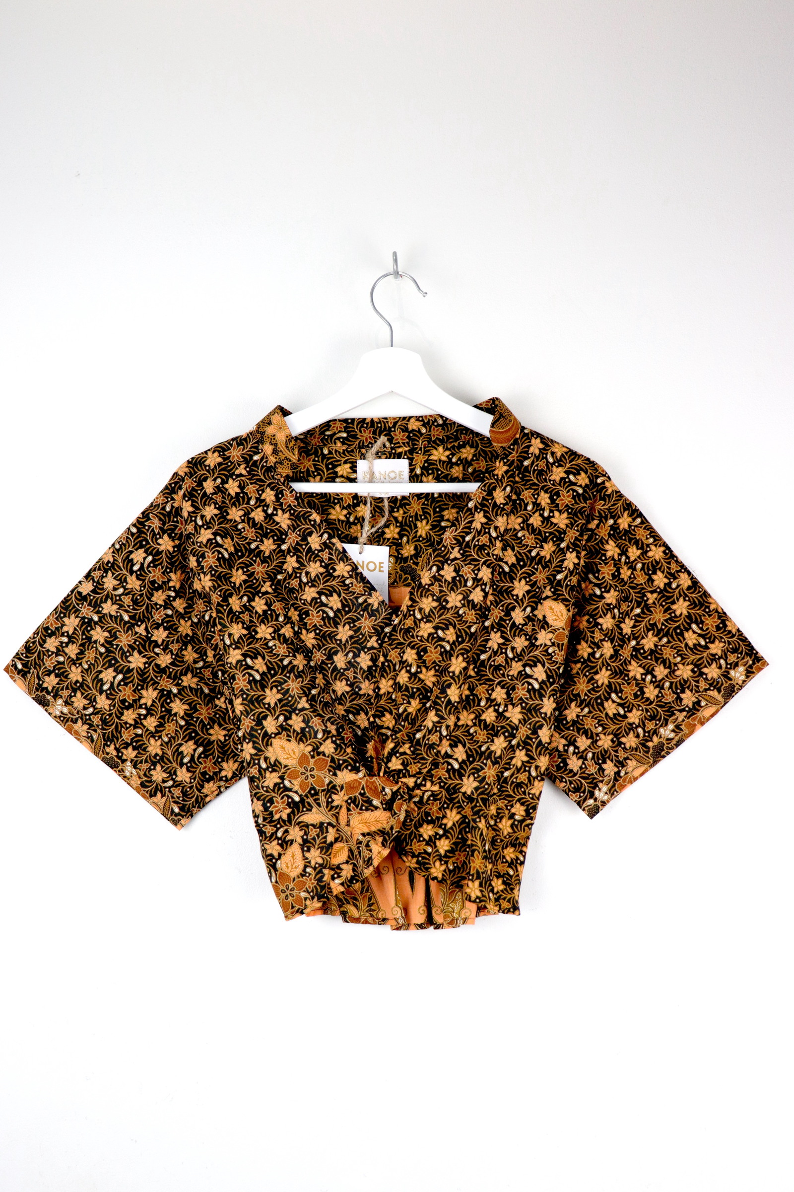 Twisted Front Mandarin Top - Nectarine Dreams
