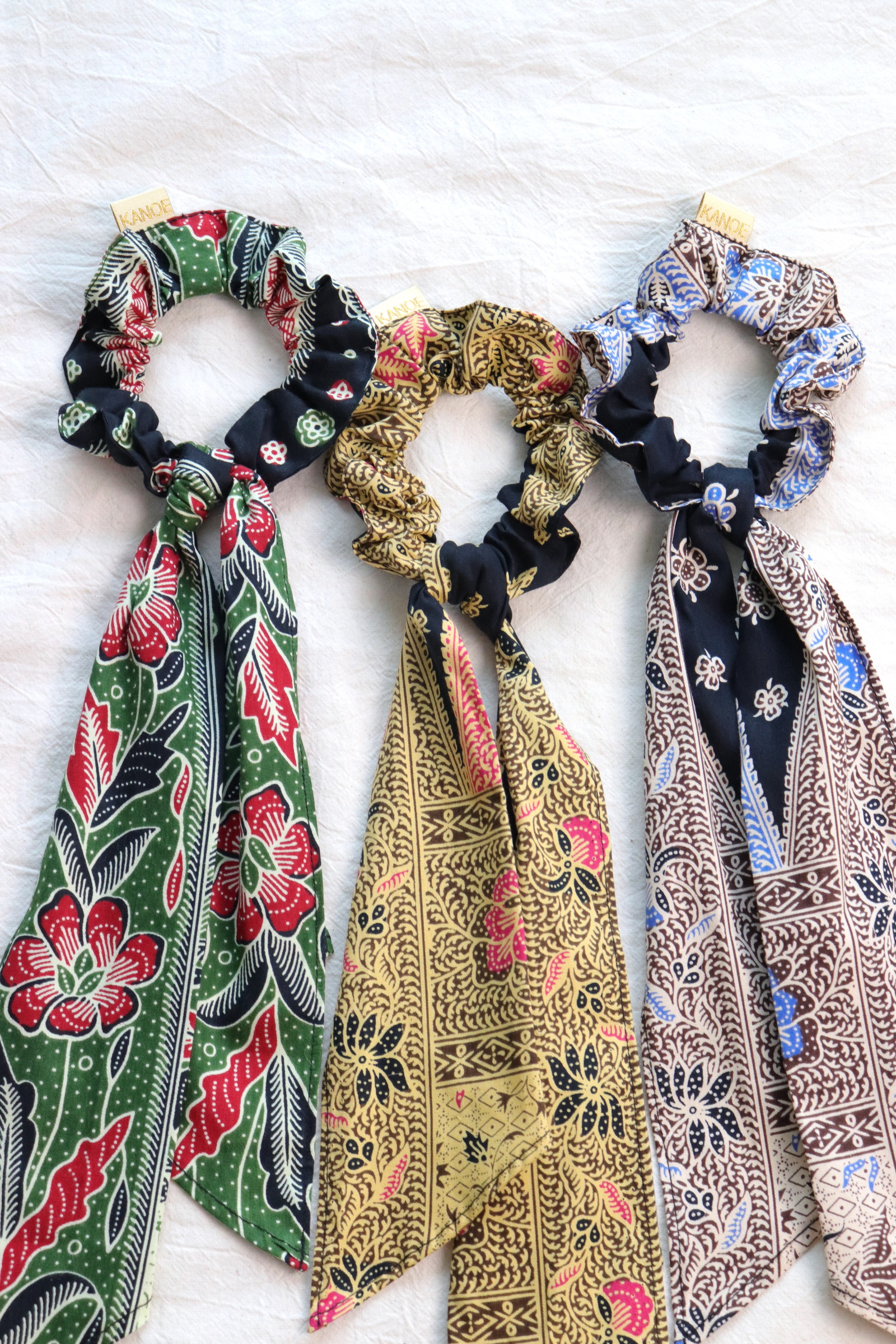 Batik Scrunchie w/ Ribbon [Set of 3] - Holly