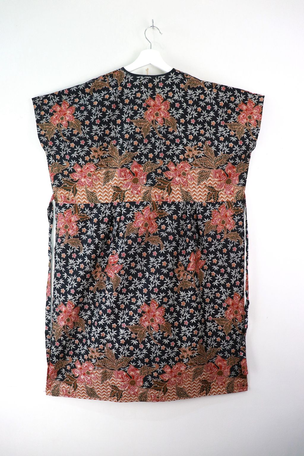 batik-black-border-kimono-wrap-dress-3