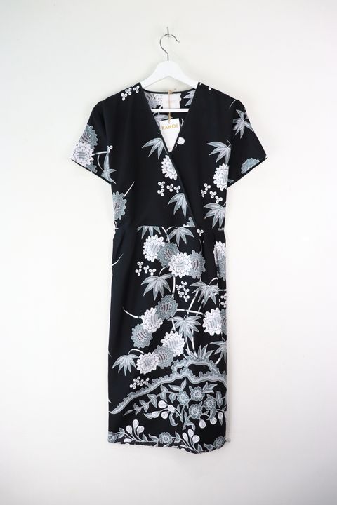 batik-black-border-kimono-wrap-dress-16