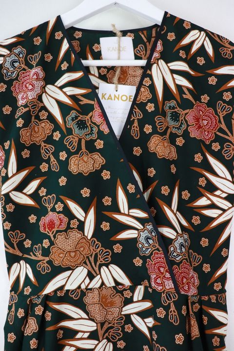 batik-black-border-kimono-wrap-dress-24