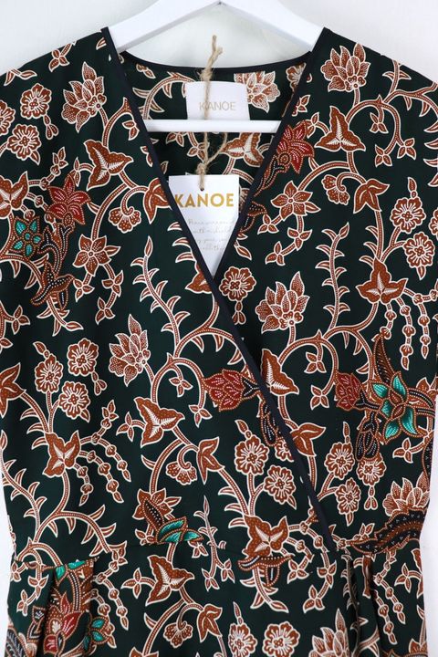 batik-black-border-kimono-wrap-dress-33