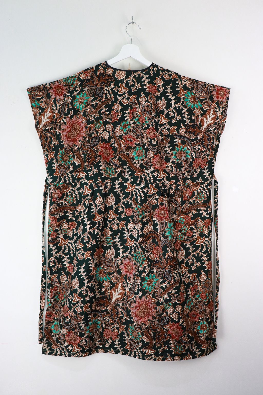 batik-black-border-kimono-wrap-dress-30