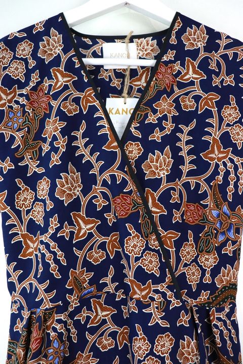 batik-black-border-kimono-wrap-dress-44