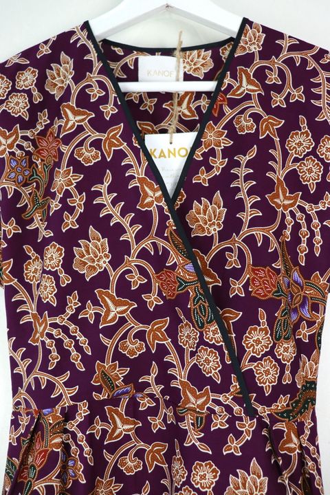 batik-black-border-kimono-wrap-dress-53