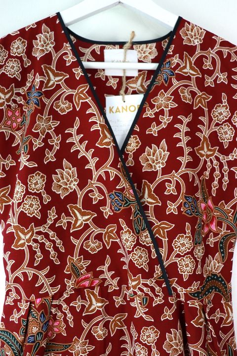 batik-black-border-kimono-wrap-dress-1