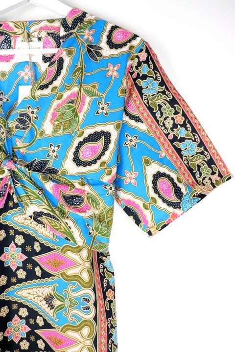 twisted-front-batik-dress-with-mandarin-collar-10