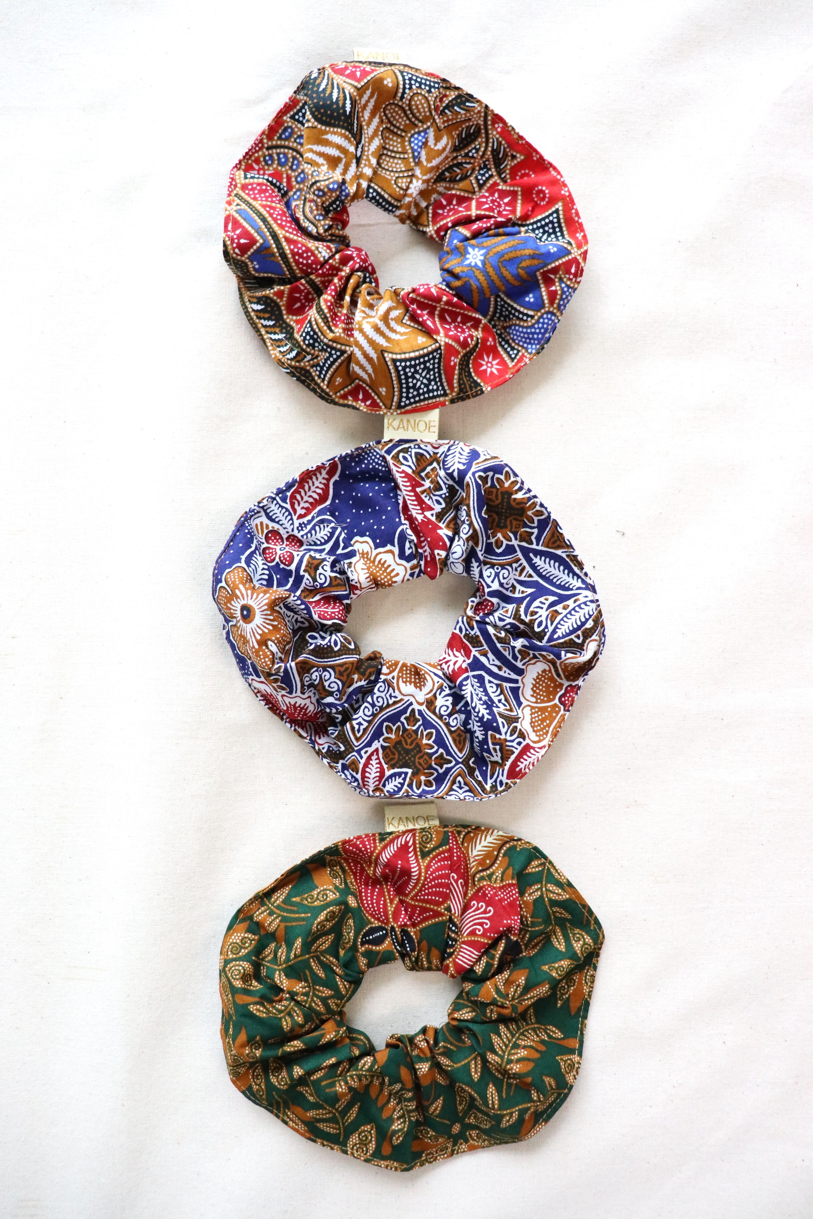 Maxi Batik Scrunchies (Set of 3) - Daisy Paisley