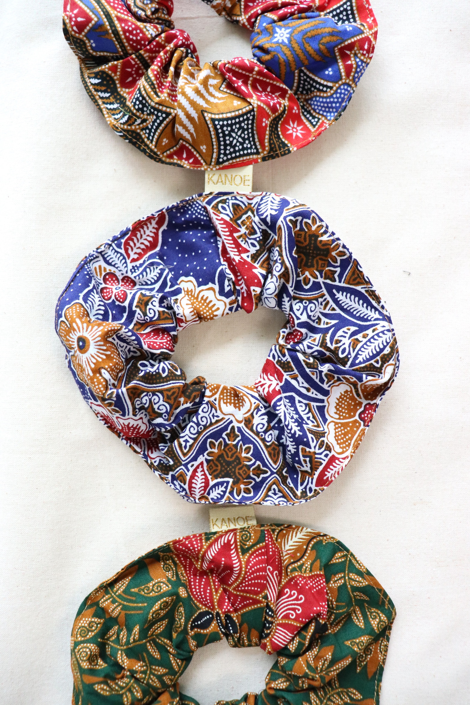 Maxi Batik Scrunchies (Set of 3) - Daisy Paisley