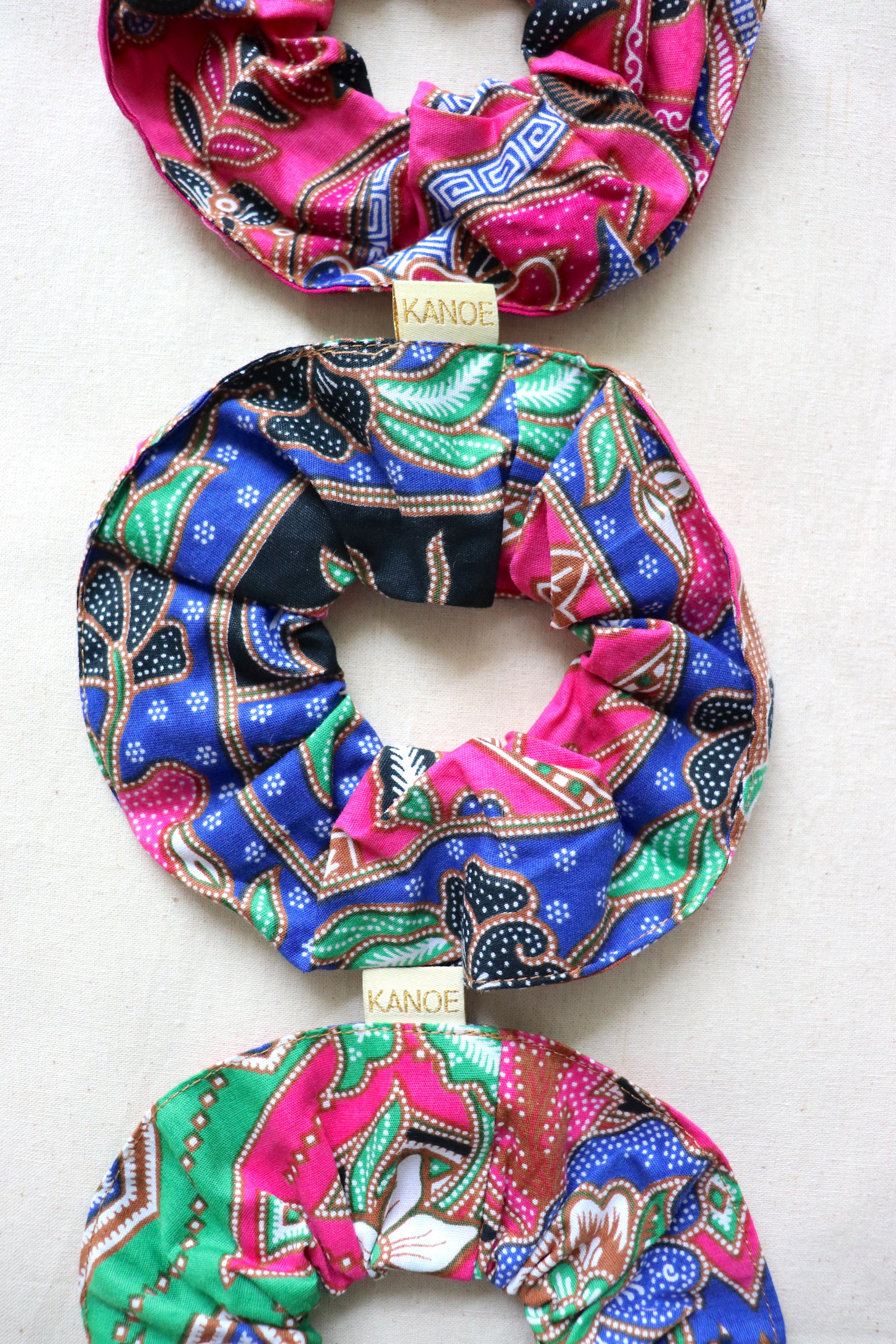 Maxi Batik Scrunchies (Set of 3) - Gardenia Glow