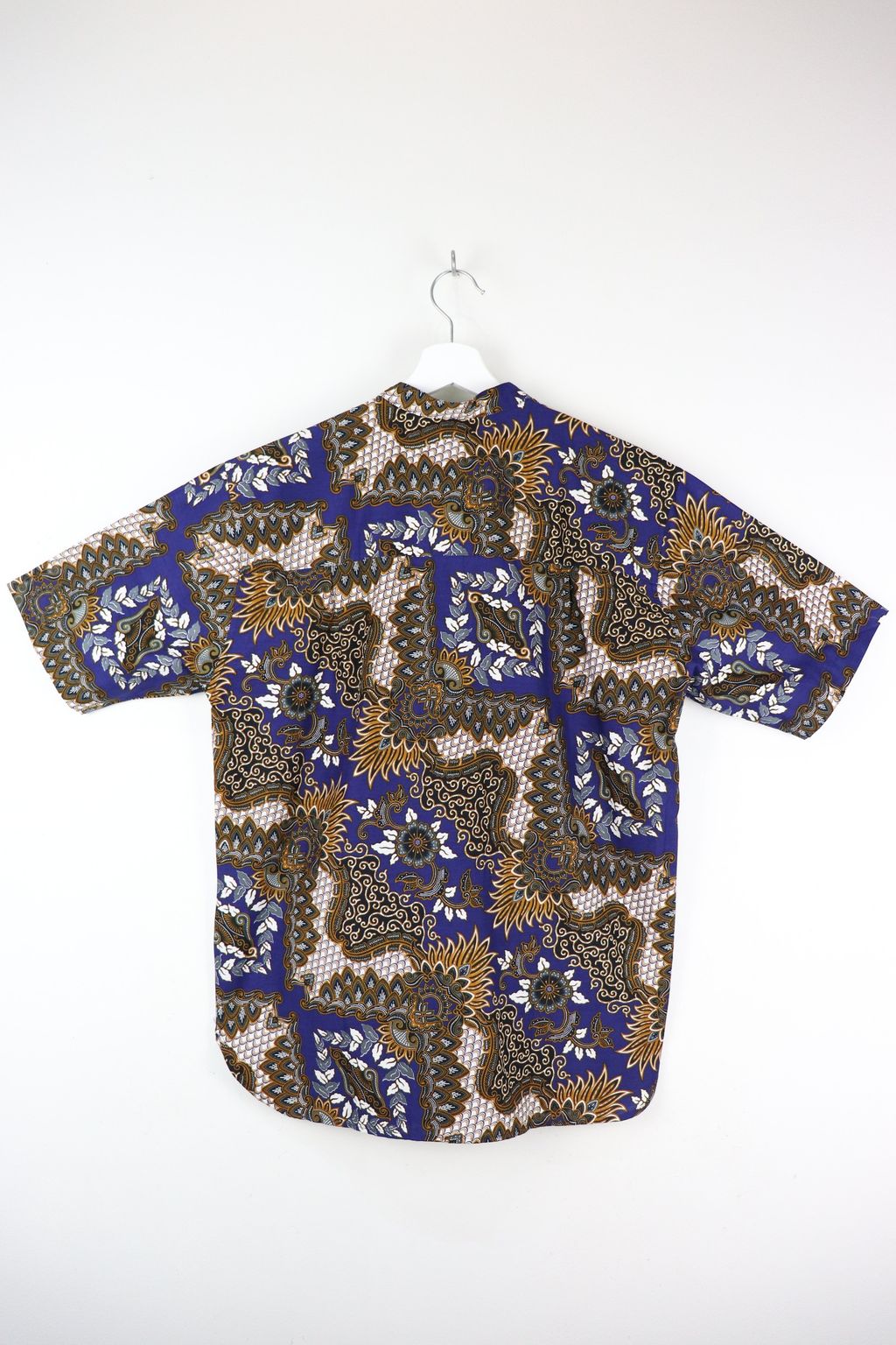kanoemen-stand-collared-batik-shirt-8