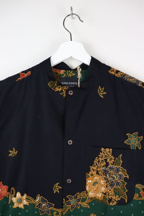 kanoemen-stand-collared-batik-shirt-22