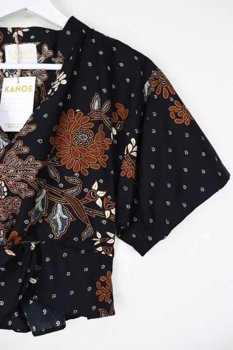 twisted-front-mandarin-batik-top-2