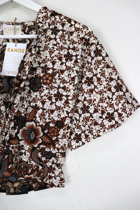 twisted-front-mandarin-batik-top-19