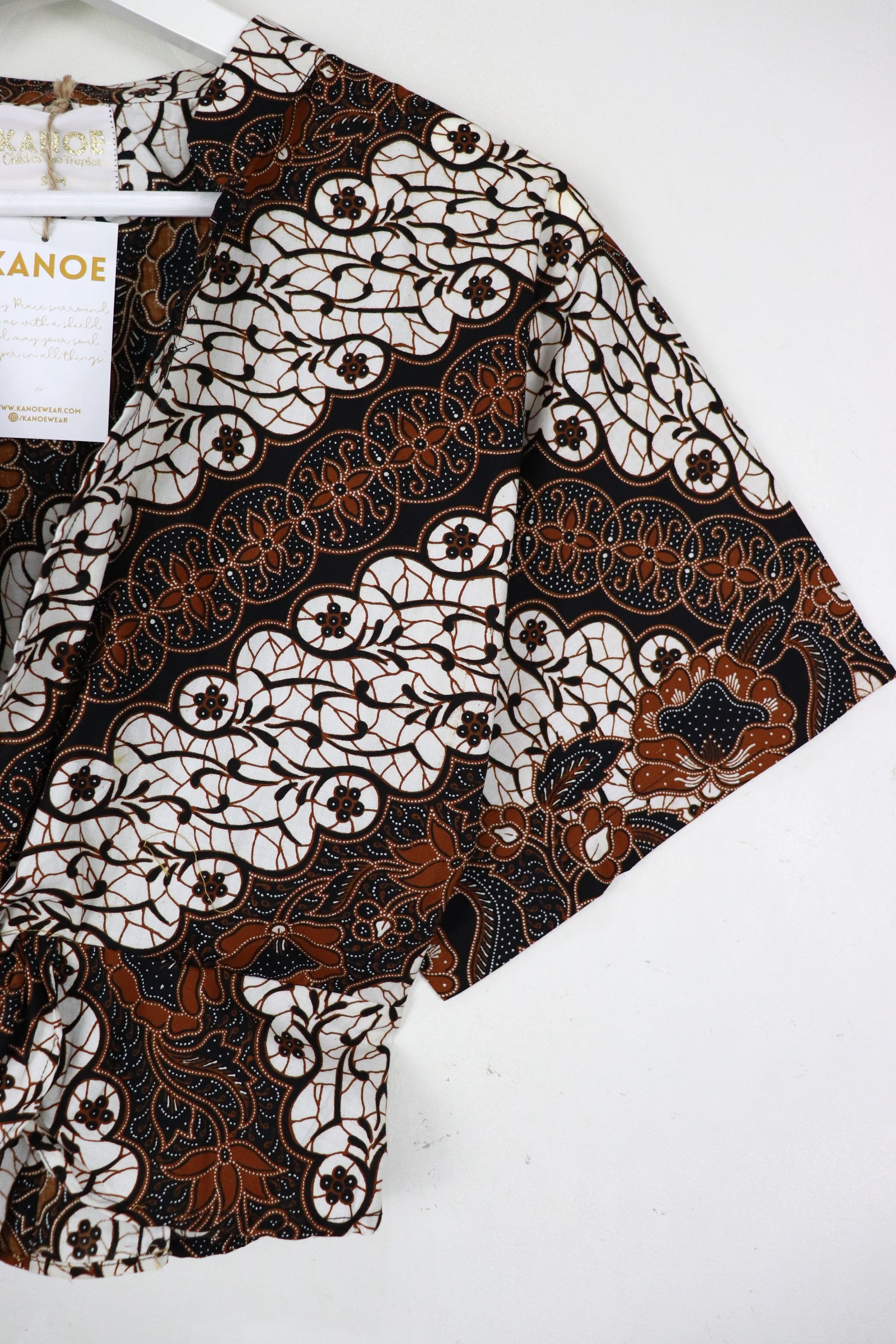 Twisted Front Mandarin Top - Ivory Palace