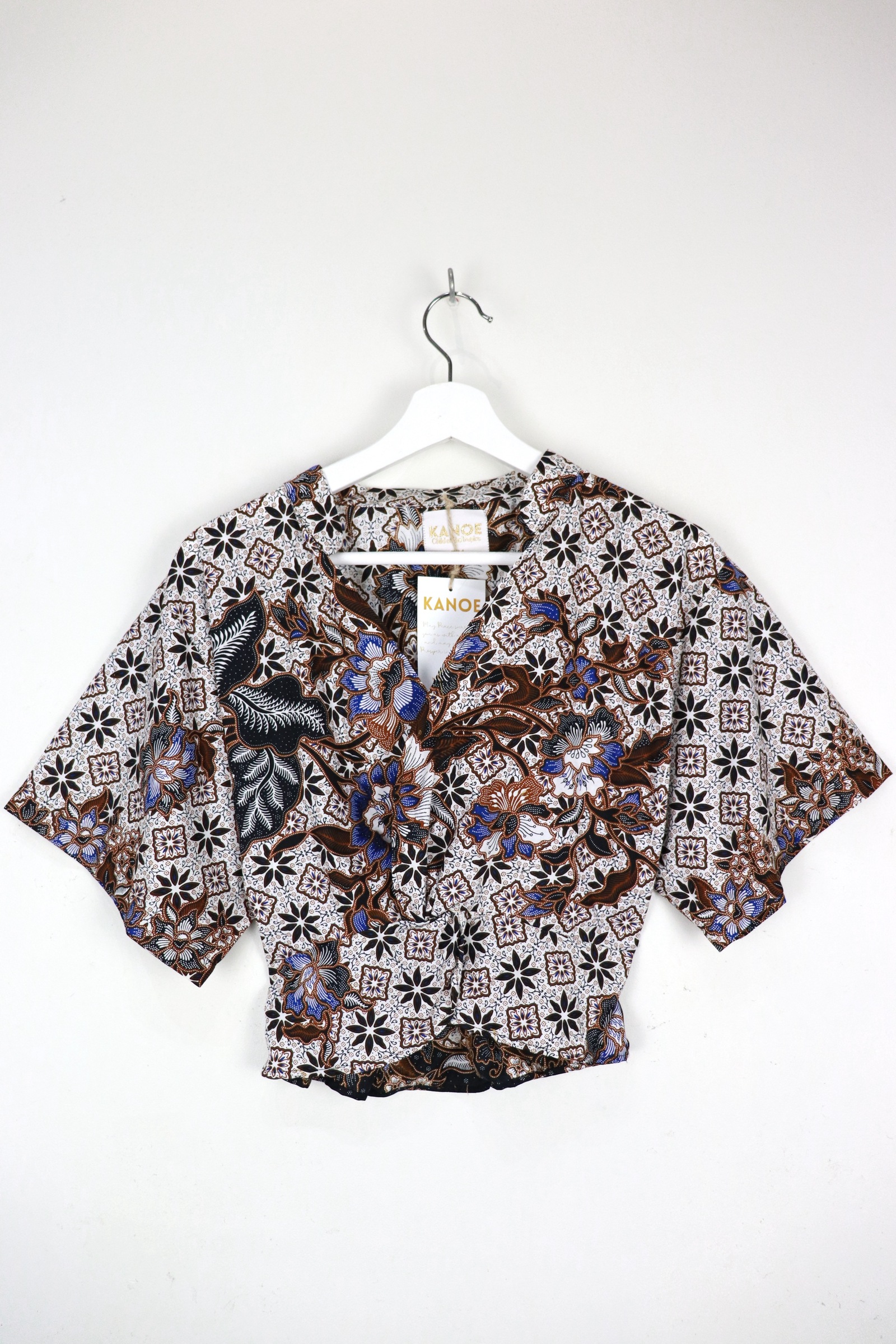 Twisted Front Mandarin Top - Azura's Amulet