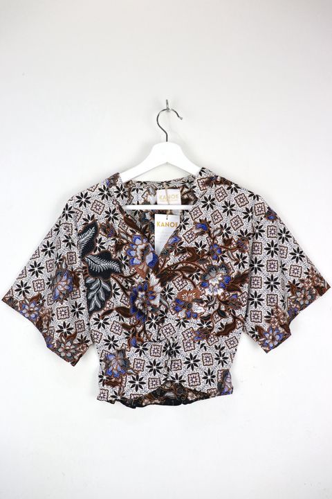 twisted-front-mandarin-batik-top-5