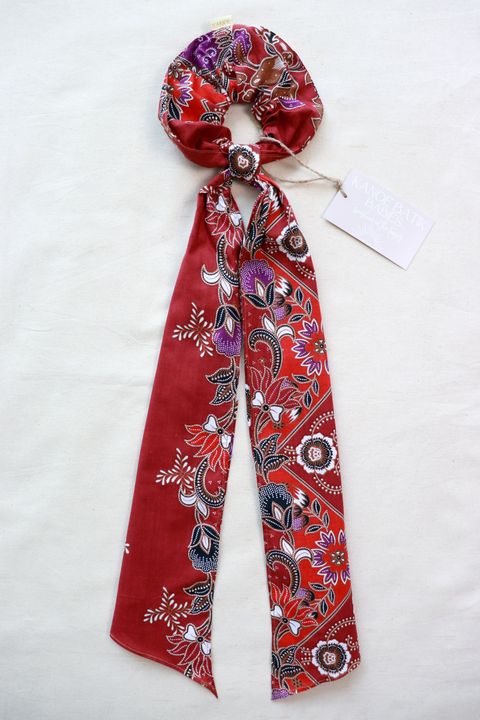Maxi-batik-scrunchie-with-ribbon-14